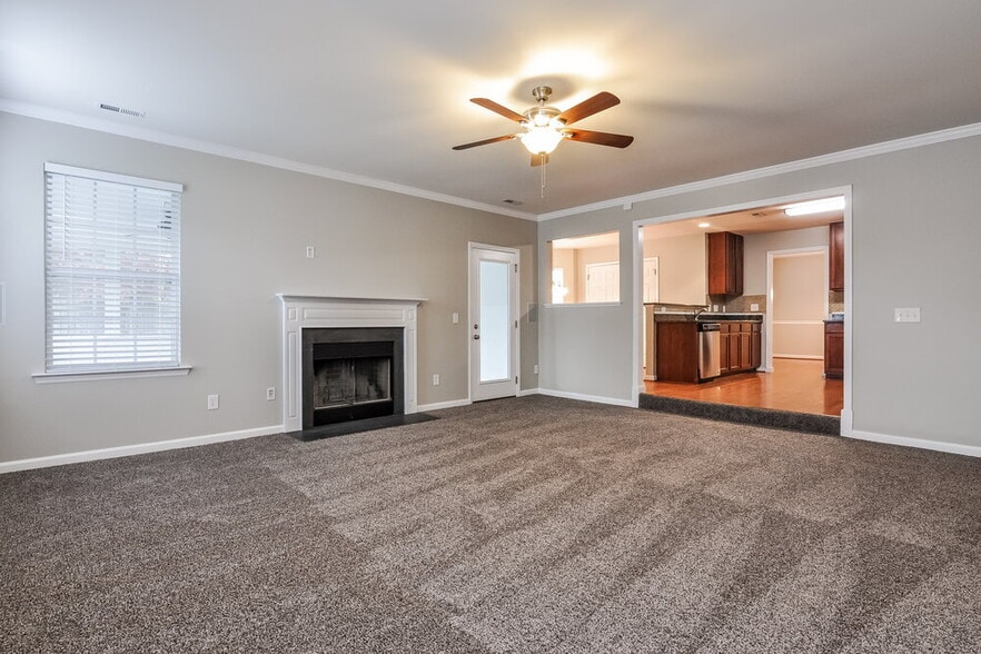 Building Photo - 504 Pyracantha Dr