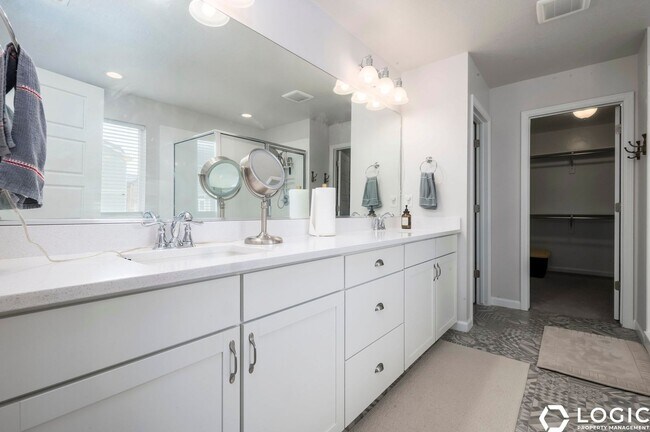 Building Photo - 12092 S Tower Arch Ln