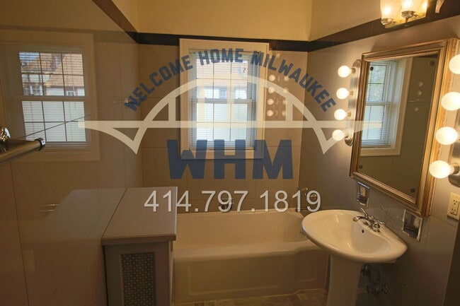 Building Photo - 5139 N Cumberland Blvd