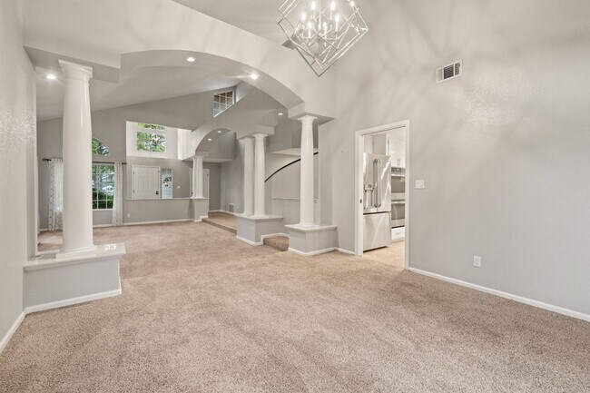 Building Photo - Luxury 4-Bedroom Home with Designer Upgrad...