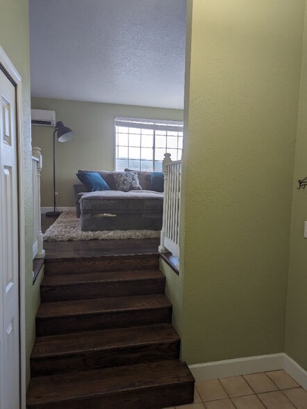 Building Photo - 123 Roseburg