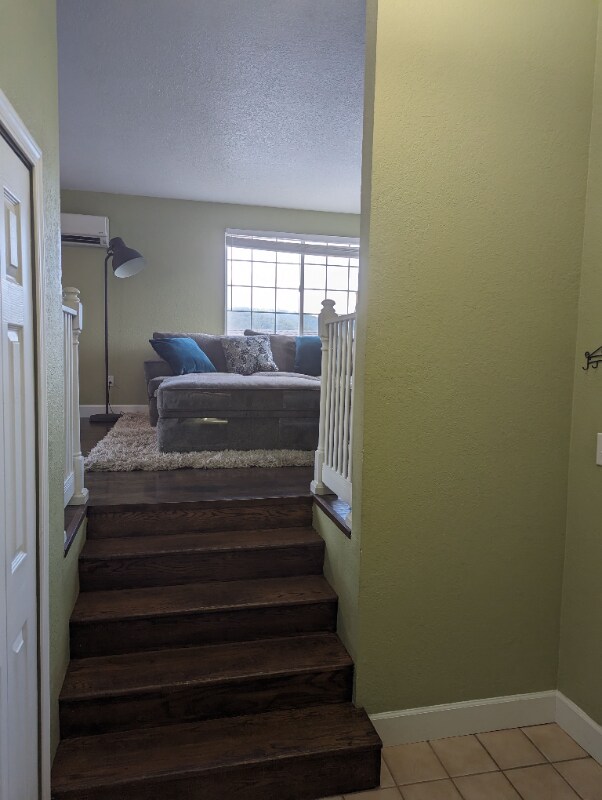 Building Photo - 123 Roseburg