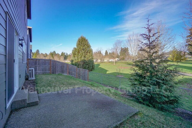 Building Photo - 4945 NE 24th Ave