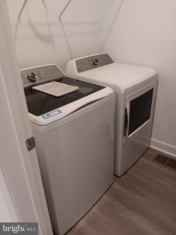 Building Photo - 4951 Longmire Wy