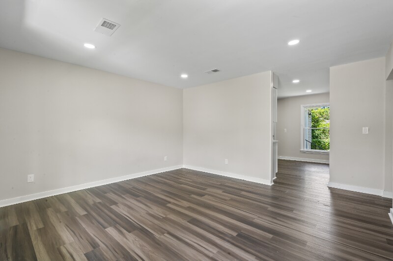 Building Photo - 103 Roberta Dr