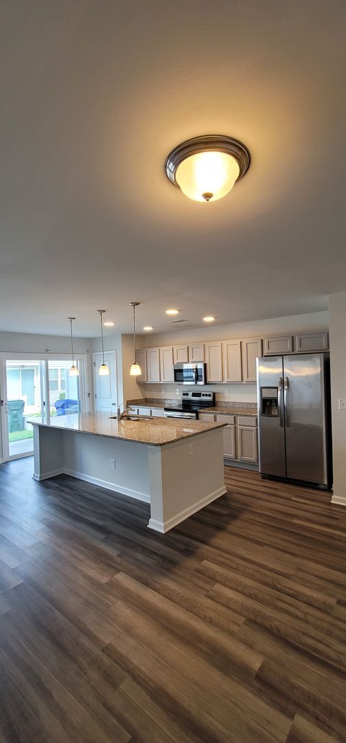 Building Photo - 3-Bedroom, 2 1/2-Bath in Conway, SC - Long Term Rental