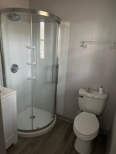 Building Photo - 1523 Robin Rd