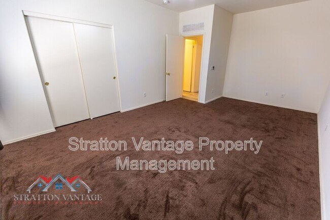 Building Photo - 2234 W Pima Ave