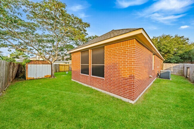 Building Photo - 4815 Plum Forest Rd