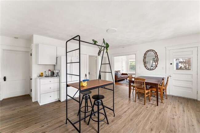 Building Photo - 19 Vale St