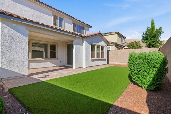 Building Photo - 3158 Molinos Dr