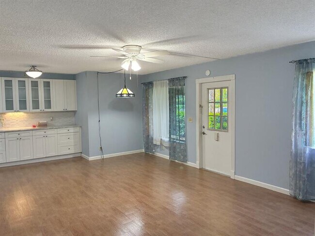 Building Photo - 339 Knotty Pine Cir