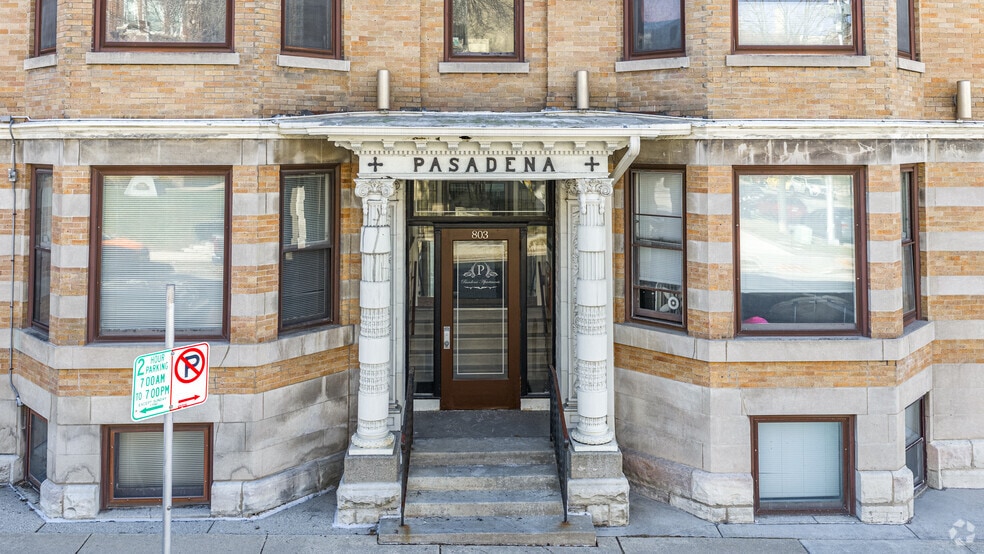 Entrance - Pasadena Apartments