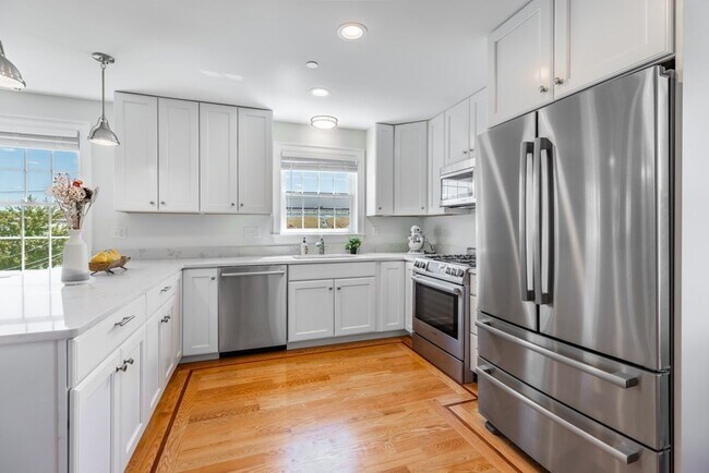 Building Photo - 10 Allen Ct