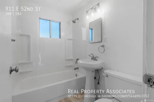 Building Photo - 911 E 52nd St