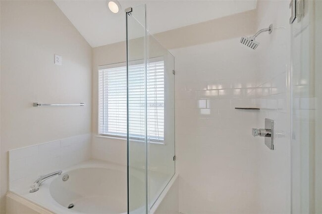 Building Photo - 21734 Maple Bluff Dr