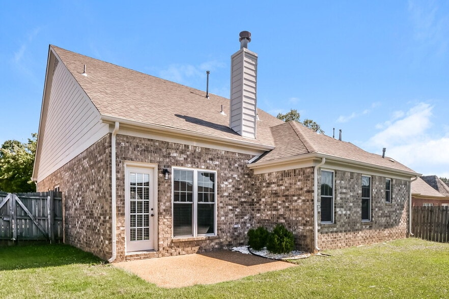 Building Photo - 1083 Red Fern Cir E