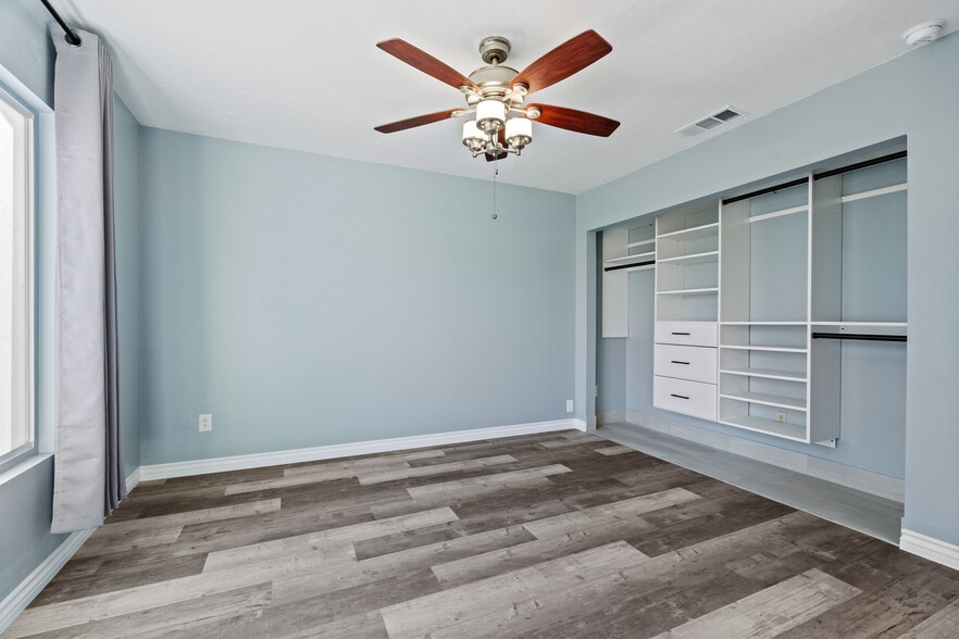 Building Photo - 8724 Summercrest Ln