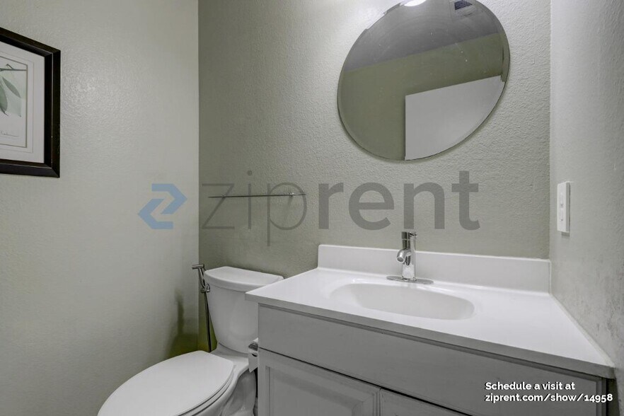 Building Photo - 2110 Alexander Way