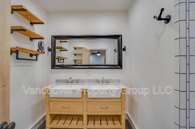 Building Photo - 3211 NE 62nd Ave