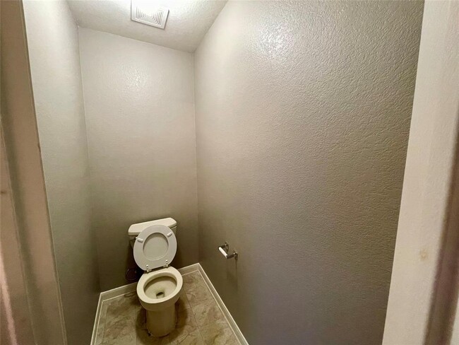 Building Photo - 800 Orchard St