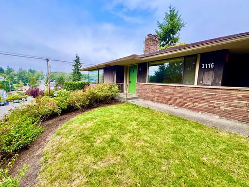 Building Photo - Large Mid-Century Home in Magnolia! AVAILABLE 6/8/2026!