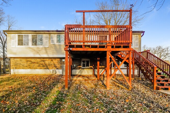 Building Photo - 735 Shady Creek Dr
