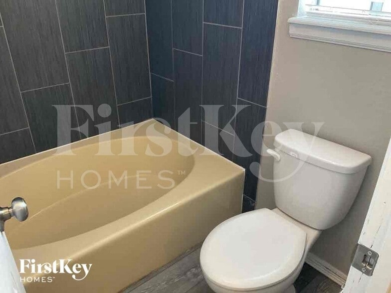 Building Photo - 6243 Xavier St