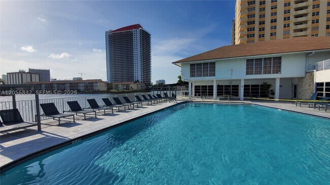 Building Photo - 1849 S Ocean Dr
