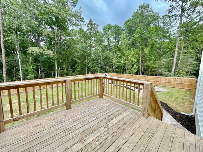 Building Photo - 3-Bedroom Retreat With 2.5 Baths In Fayetteville