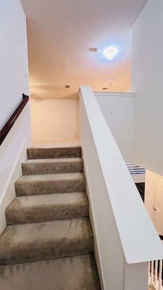 Building Photo - 818 Green Pond Dr