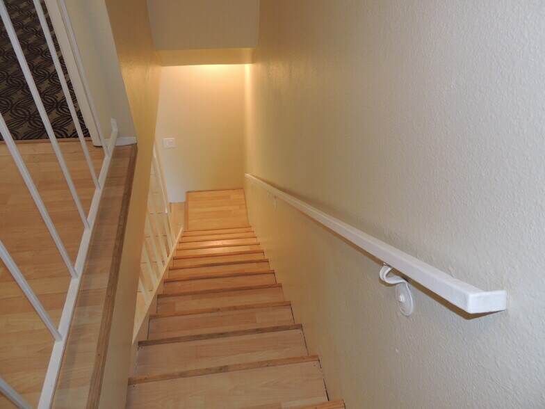 Building Photo - 1127 D Ave