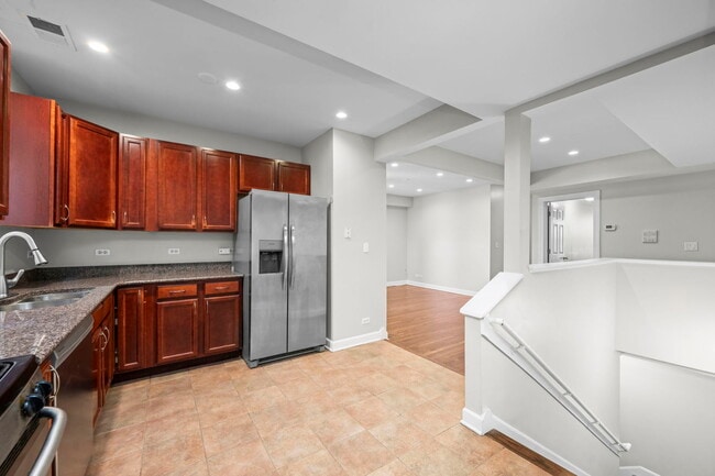 Building Photo - 9100 Lamon Ave