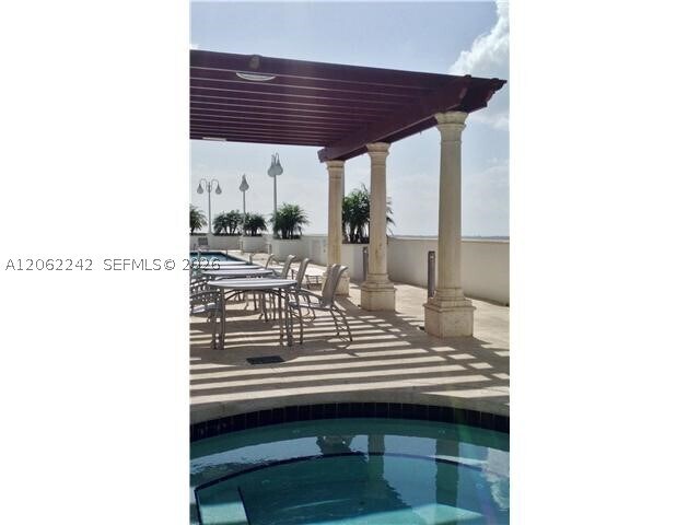 Building Photo - 1200 Brickell Bay Dr