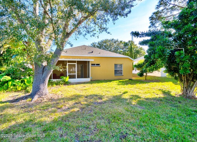 Building Photo - 960 Villa Dr