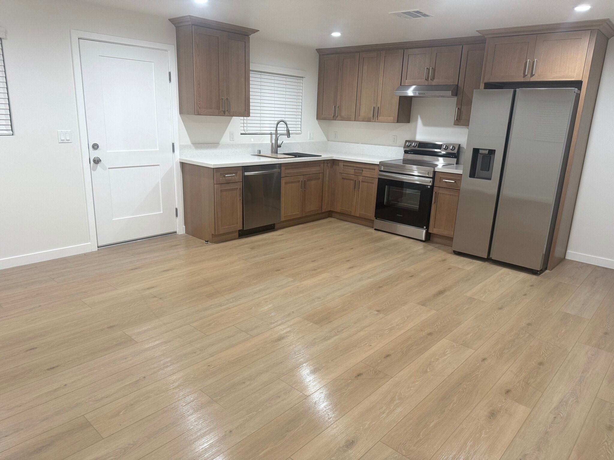 Building Photo - 1839 Lowe St