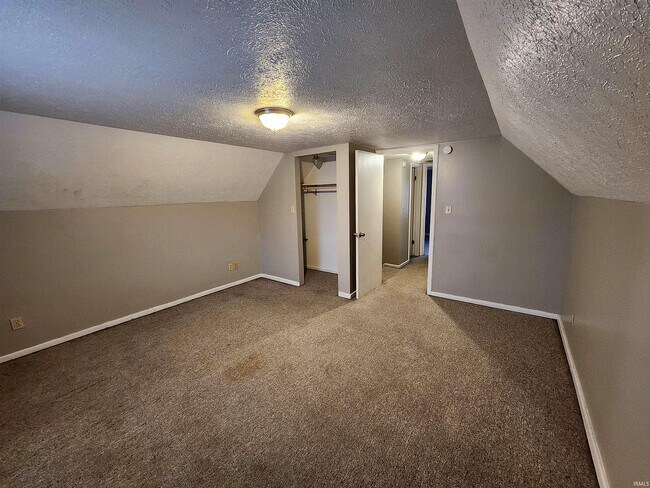 Building Photo - 723 N Jefferson St