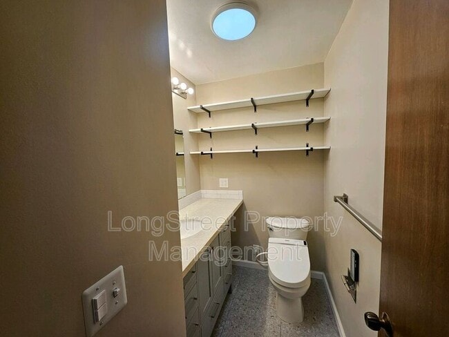 Building Photo - 12612 NE Prescott Dr