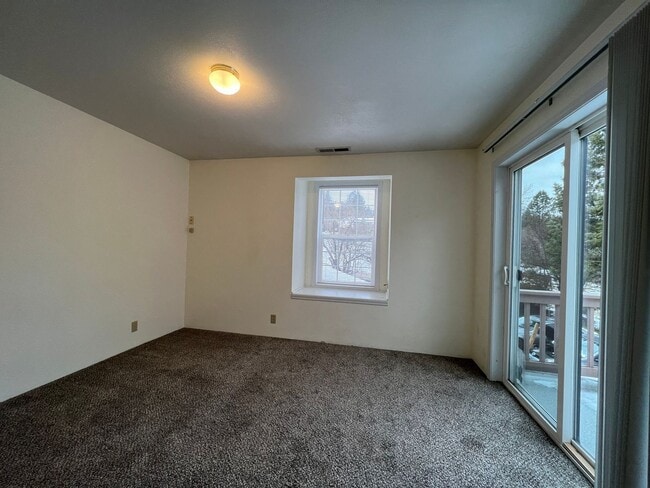 Building Photo - 620-622 Scenic Dr