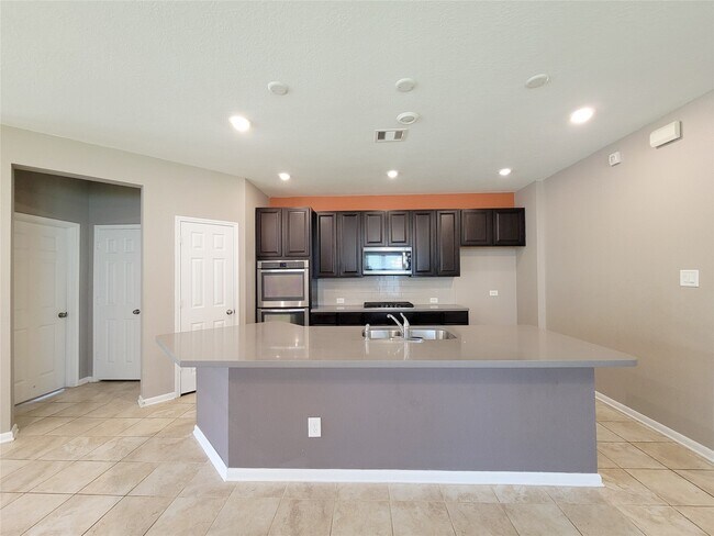 Building Photo - 14202 Persimmon Woods Dr