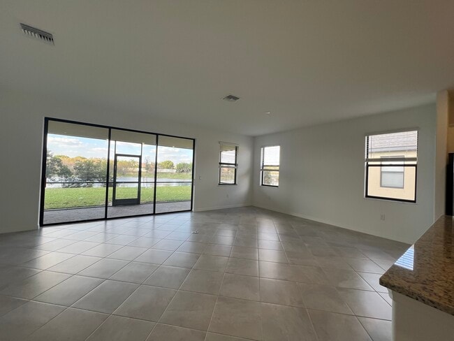 Building Photo - 15052 Palamos Cir