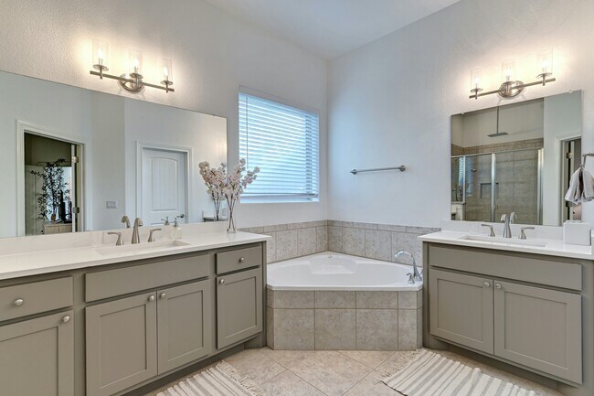 Building Photo - 2400 Winsted Ln