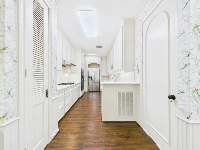 Building Photo - 7608 Del Monte Dr