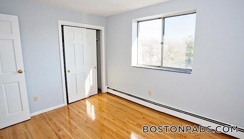 Building Photo - 14 Murdock St