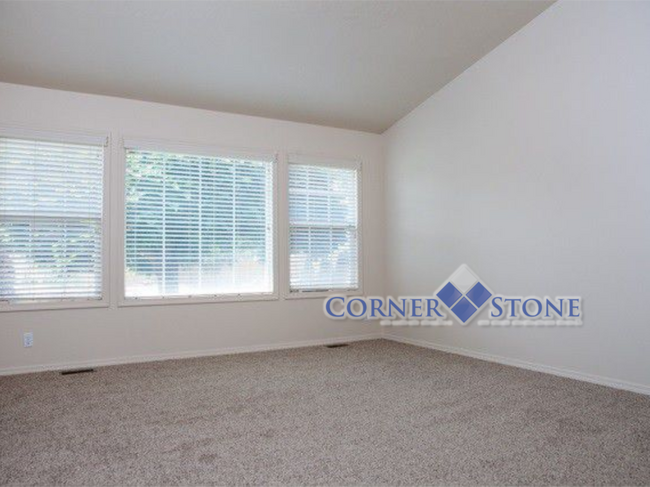 Building Photo - 12128 W Emerson Dr