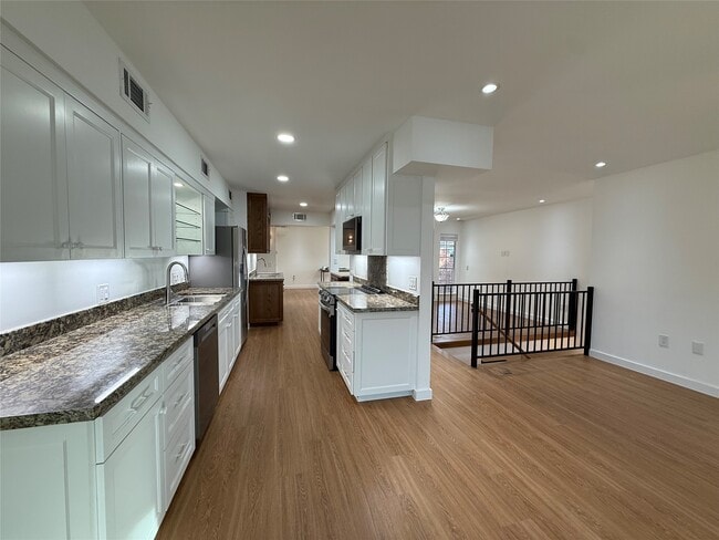 Building Photo - 3400 Timmons Ln