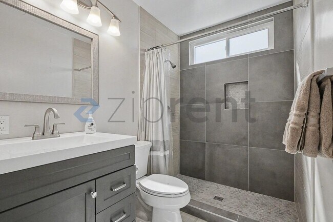 Building Photo - 2307 N Cirby Way