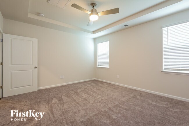 Building Photo - 1109 Mission Hill Ln