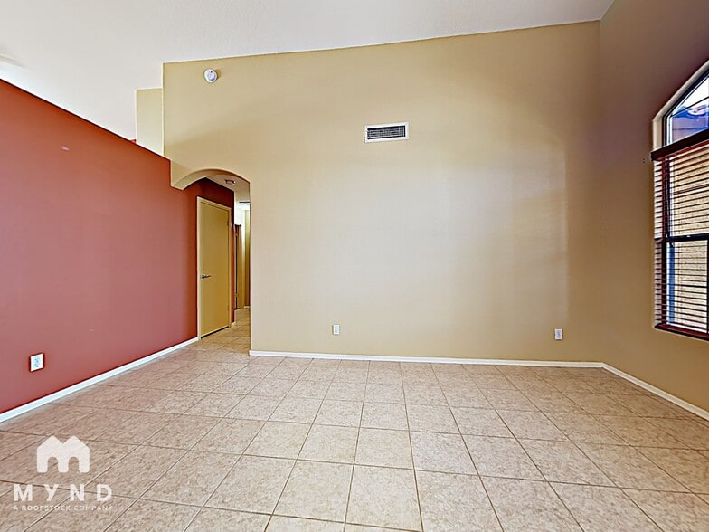 Building Photo - 1723 W Boston St