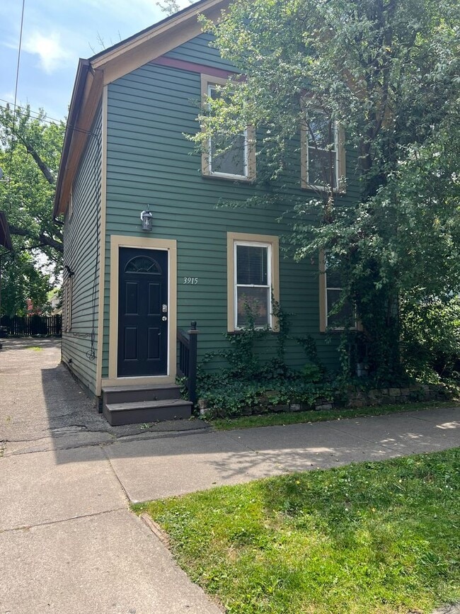 Building Photo - 3915 Bridge Ave
